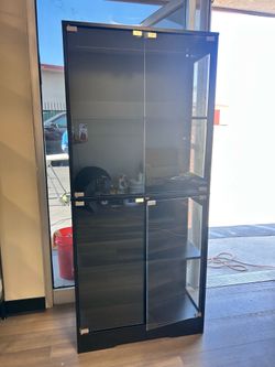 Glass Display Cabinet w Adjustable Shelves