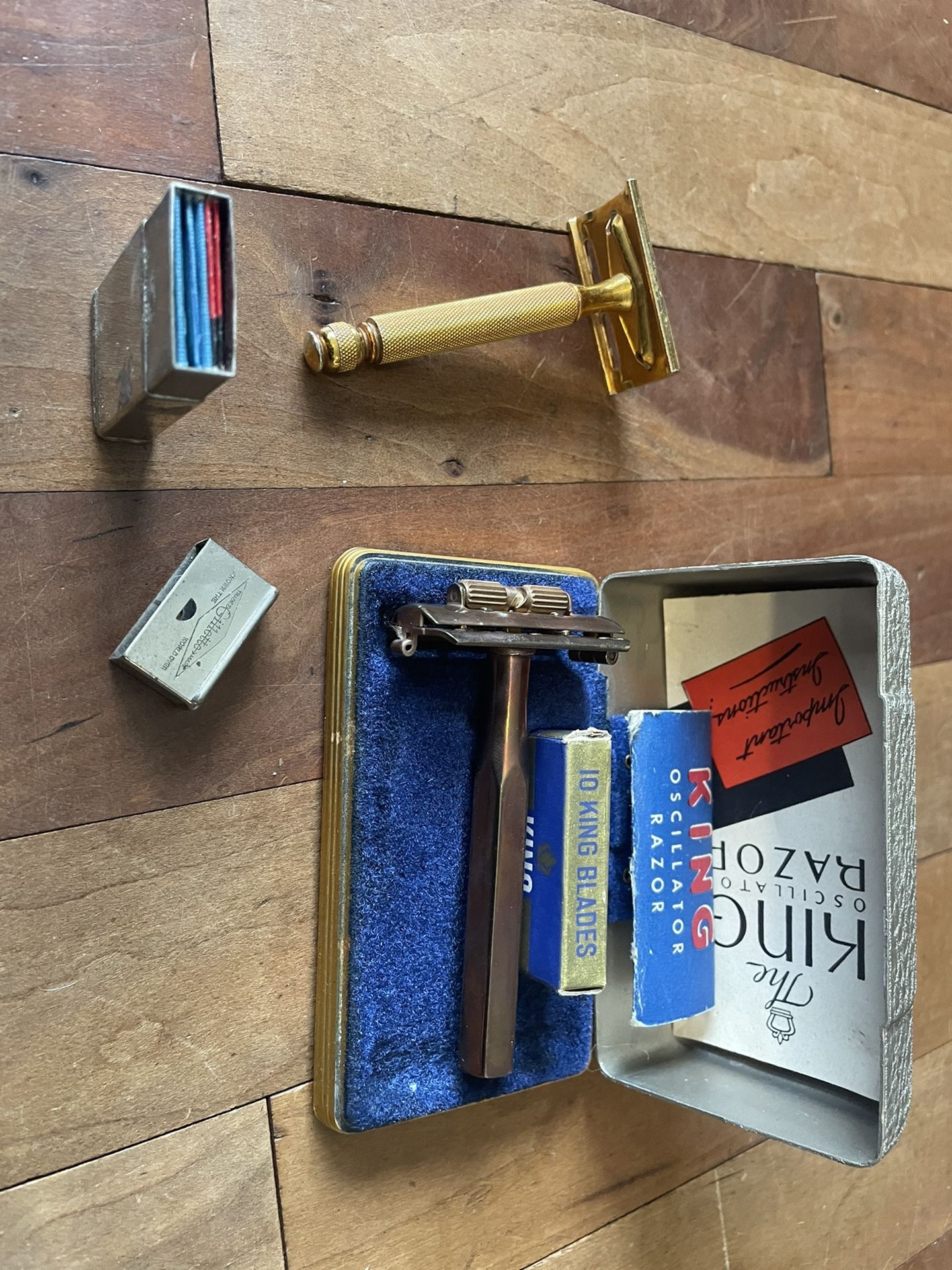 Vintage King Razor In Case With Booklet Plus Blades And Extra Razor