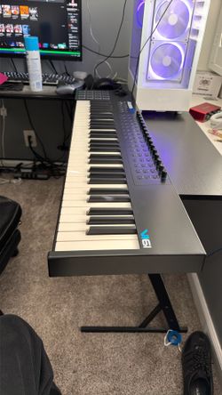 Alesis VI61 Keyboard