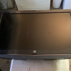 32” Westinghouse flatscreen with Wall Mount