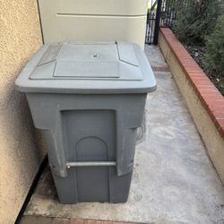 60 Gal Toter Trash Can