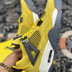 Air Jordan 4 Retro 