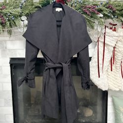 Black Lightweight Trench Coat Size Small