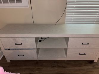 entertainment stand (pickup only durham 27713)