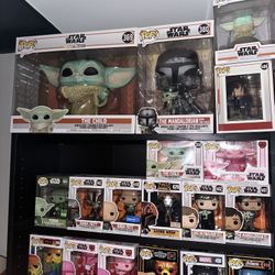 FUNKO POP LOT / STATUES