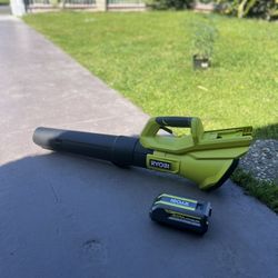RYOBI 40V 120 MPH 550 CFM Cordless Battery Leaf Blower With 4.0 Ah