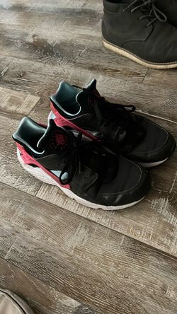 Nike Men 10.5 Shoes