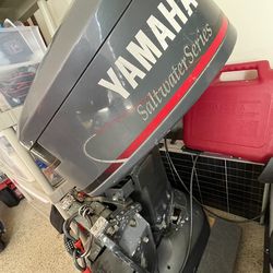 Yamaha 130 HP Saltwater Series Outboard Motor Bottom Only – For Parts or Rebuild