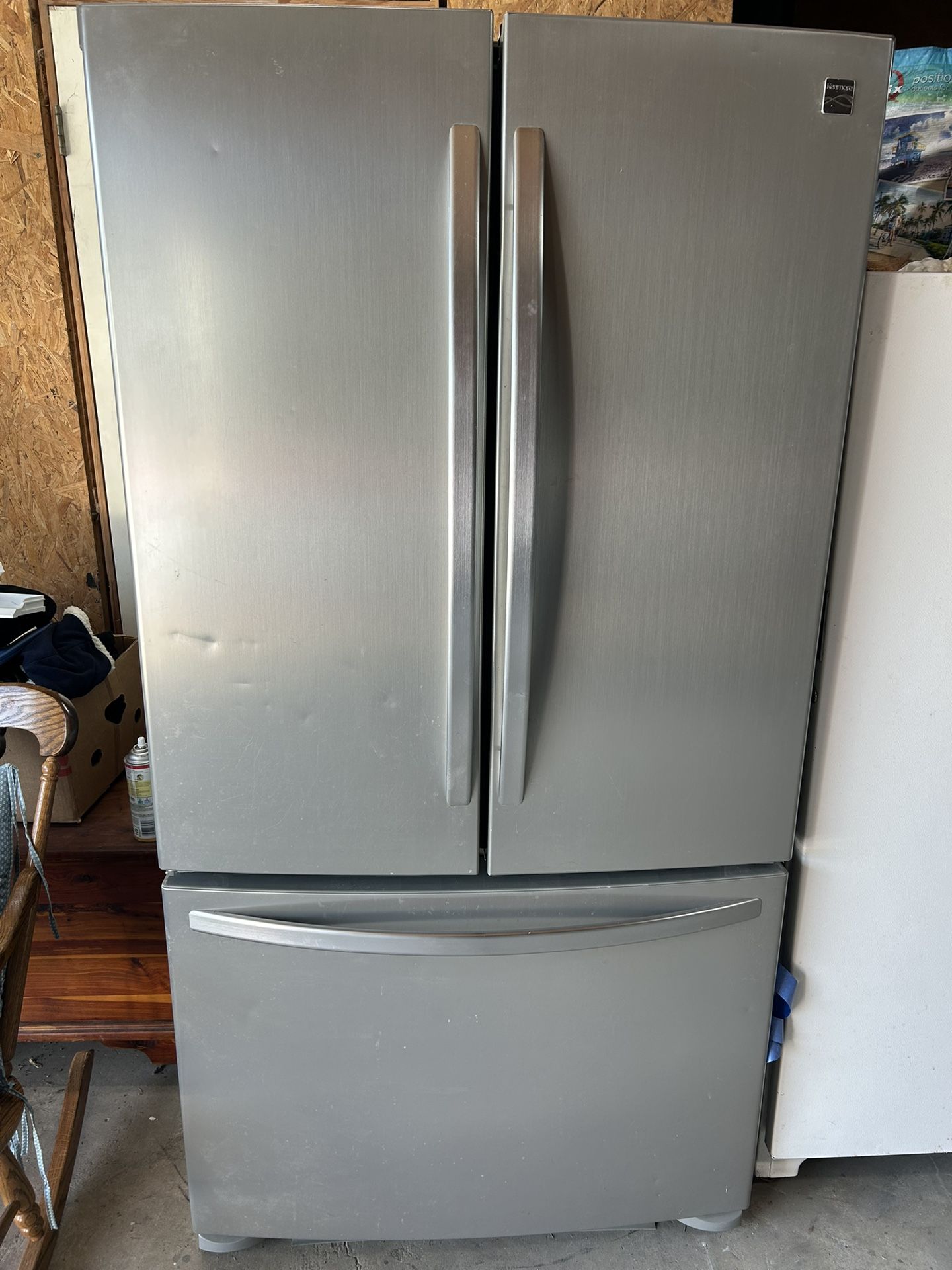 REFRIGERATOR 