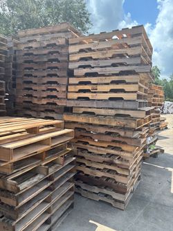 Used Wooden Pallets