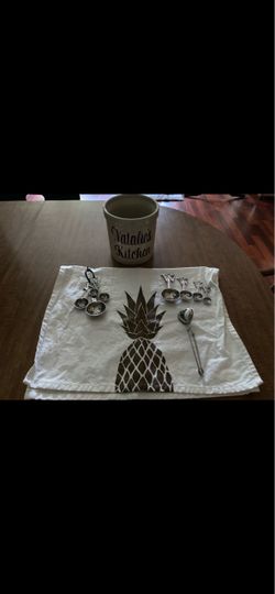Assorted Kitchen Items