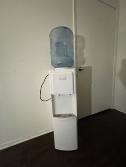WATER DISPENSER