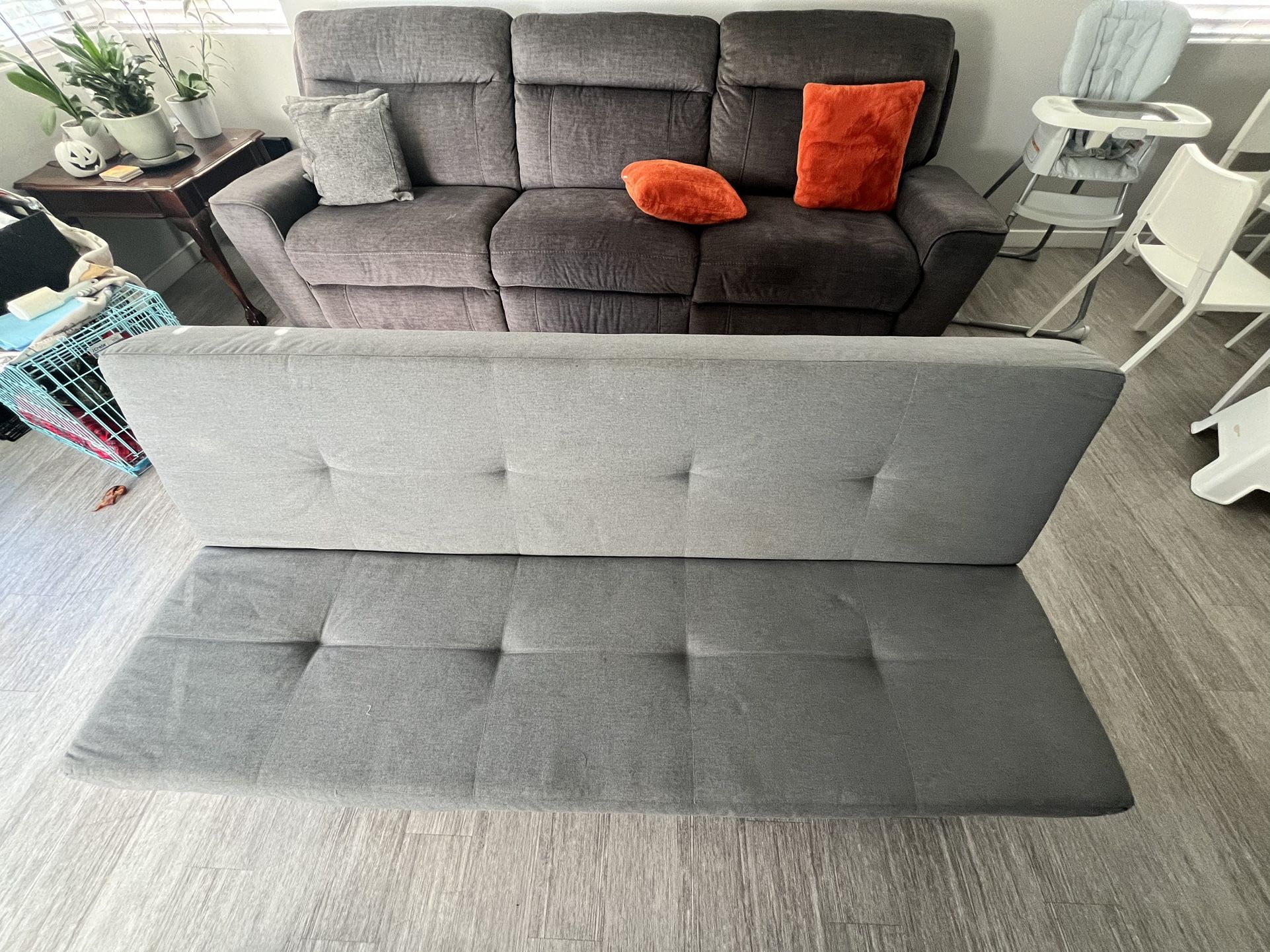 Gray Sofa Bed / Futon