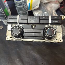 2012 Ford F150  Base Climate Control 