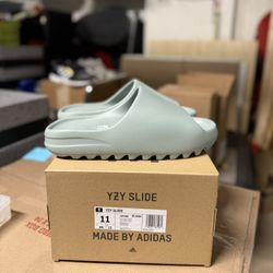 Yeezy Slides Slate Grey