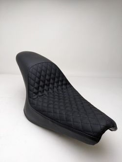 Yamaha Bolt Seat - NEW /BEST OFFER 