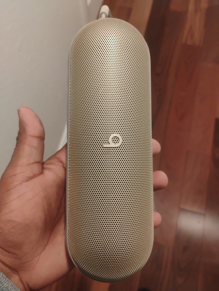 Beats Pill