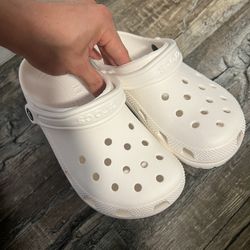 Crocs White Size 5 Boys Size 7 Girls
