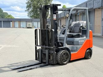 Forklift Toyota LPG 5000LB lifting capacity