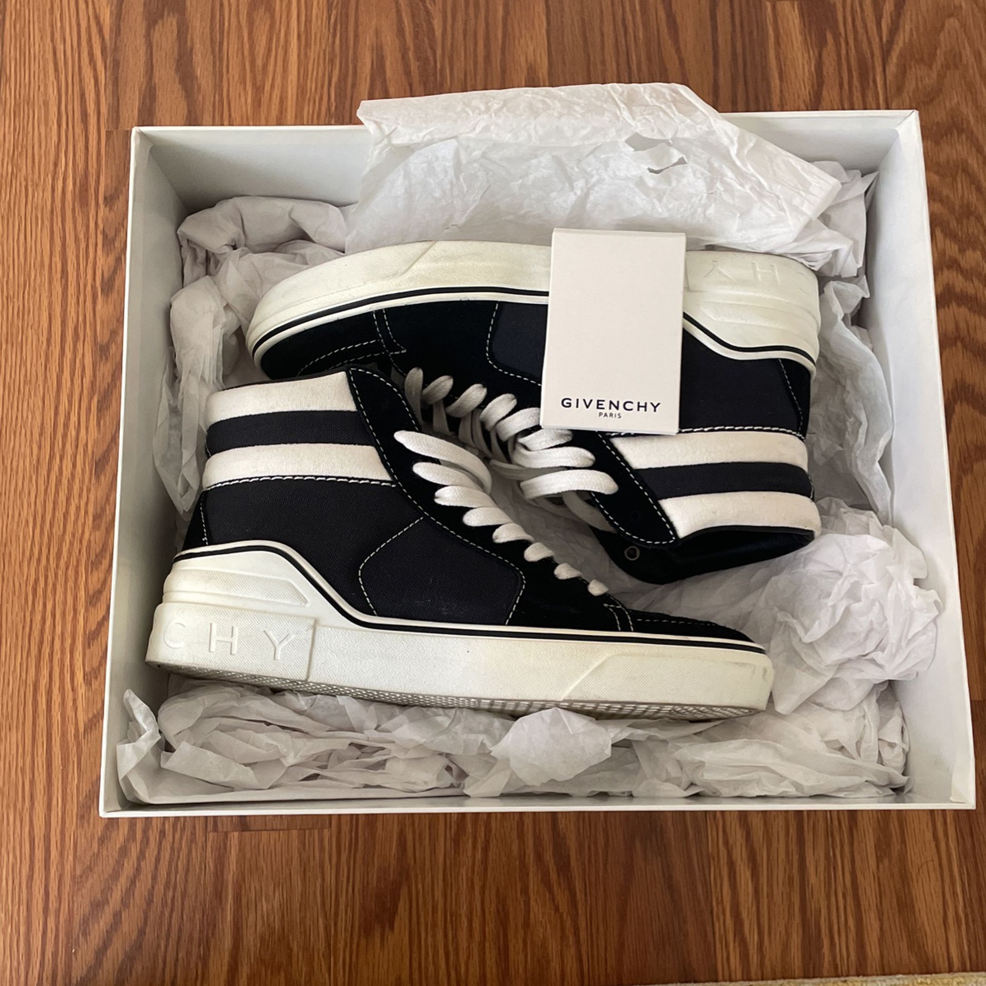 Givenchy Sneakers for Sale in Miami, FL - OfferUp
