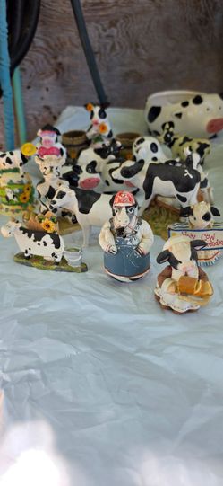 Bundle of cow figurines