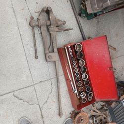 Selling A Antique Post Leg Vise Blacksmith  