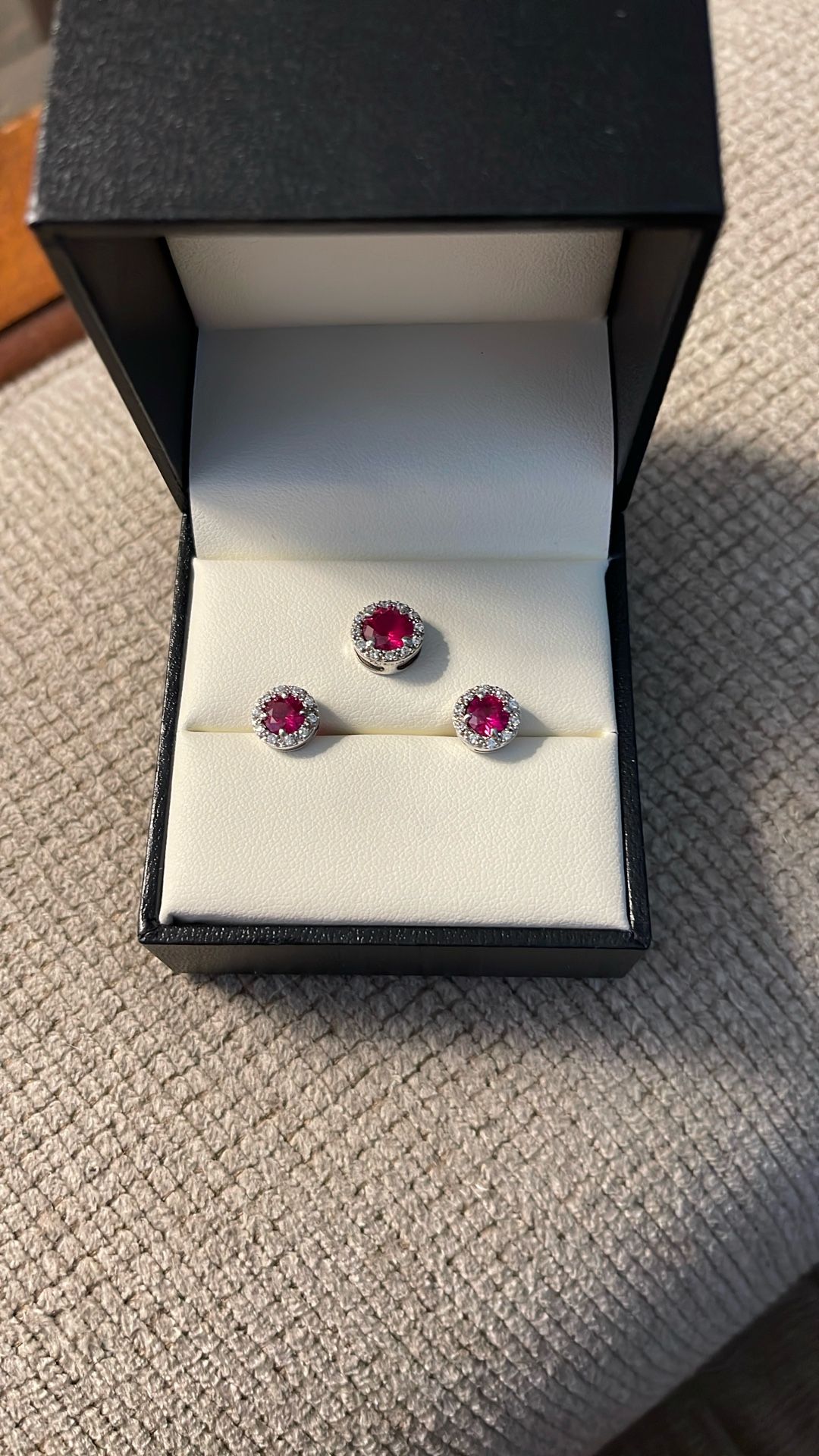 Simulated Ruby with accents in Sterling silver