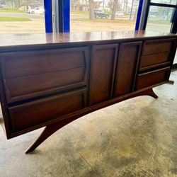Mid Century Modern Kroehler Dresser
