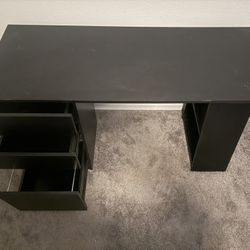 Black Desk
