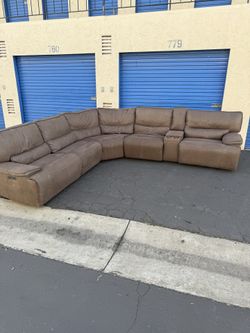 Brower Fabric Power Reclining Sectional w/ Power Headrests – Lightly Used