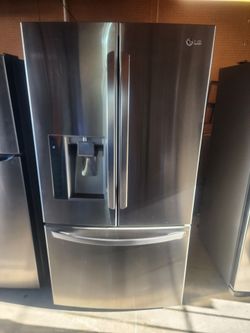 LG FULL SIZE 3 DOOR STAINLESS STEEL REFRIGERATOR ( FRIDGE) WATER AND ICE AVAILABLE