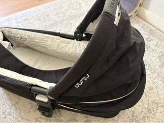 Nuna Bassinet