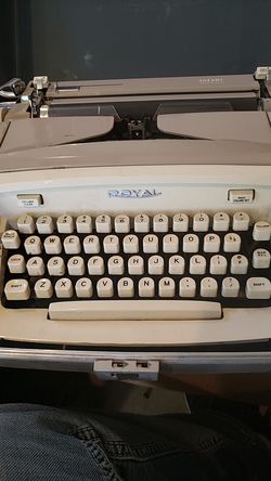 Typewriter Royal Safari