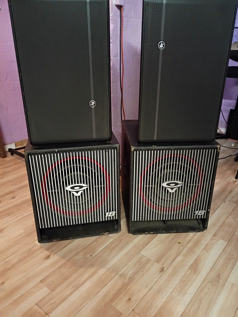 Cervin Vega 18 Sub /Mackie  HD 1521 Power Speakers 
