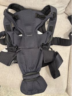 LIKE NEW Baby Bjorn Free Carrier in Anthracite