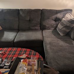 BEAUTIFUL GREY CHASE LOUNGE COUCH LIKE NEW MAKE OFFER
