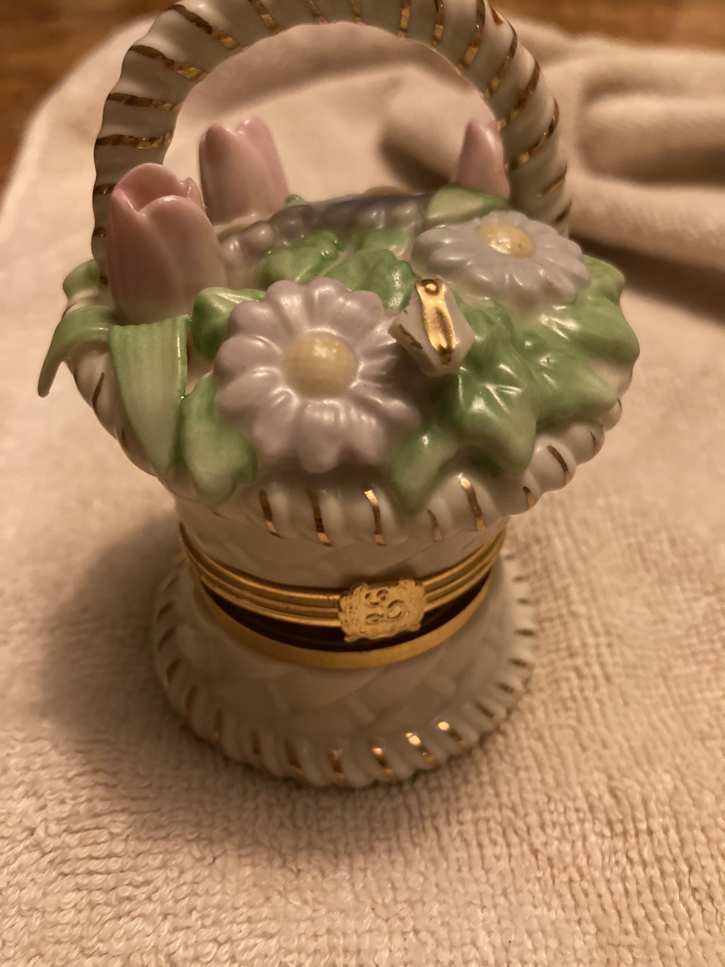 Lenox treasures- basket of blossoms