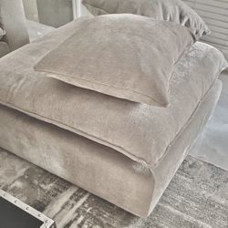 NEW OVERSIZED OTTOMAN AND TWO PILLOWS 