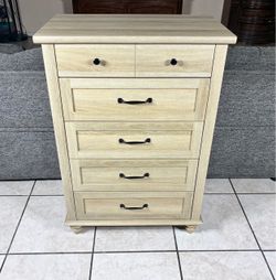 Farmhouse Weathered Light Oak 5-Drawer Chest Dresser