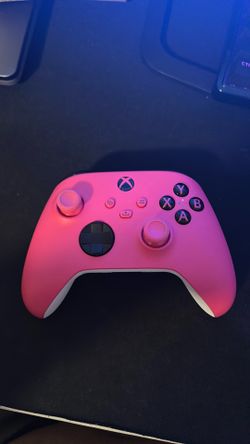 Pink Xbox controller