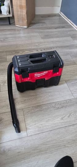 Milwaukee M18 Vaccum
