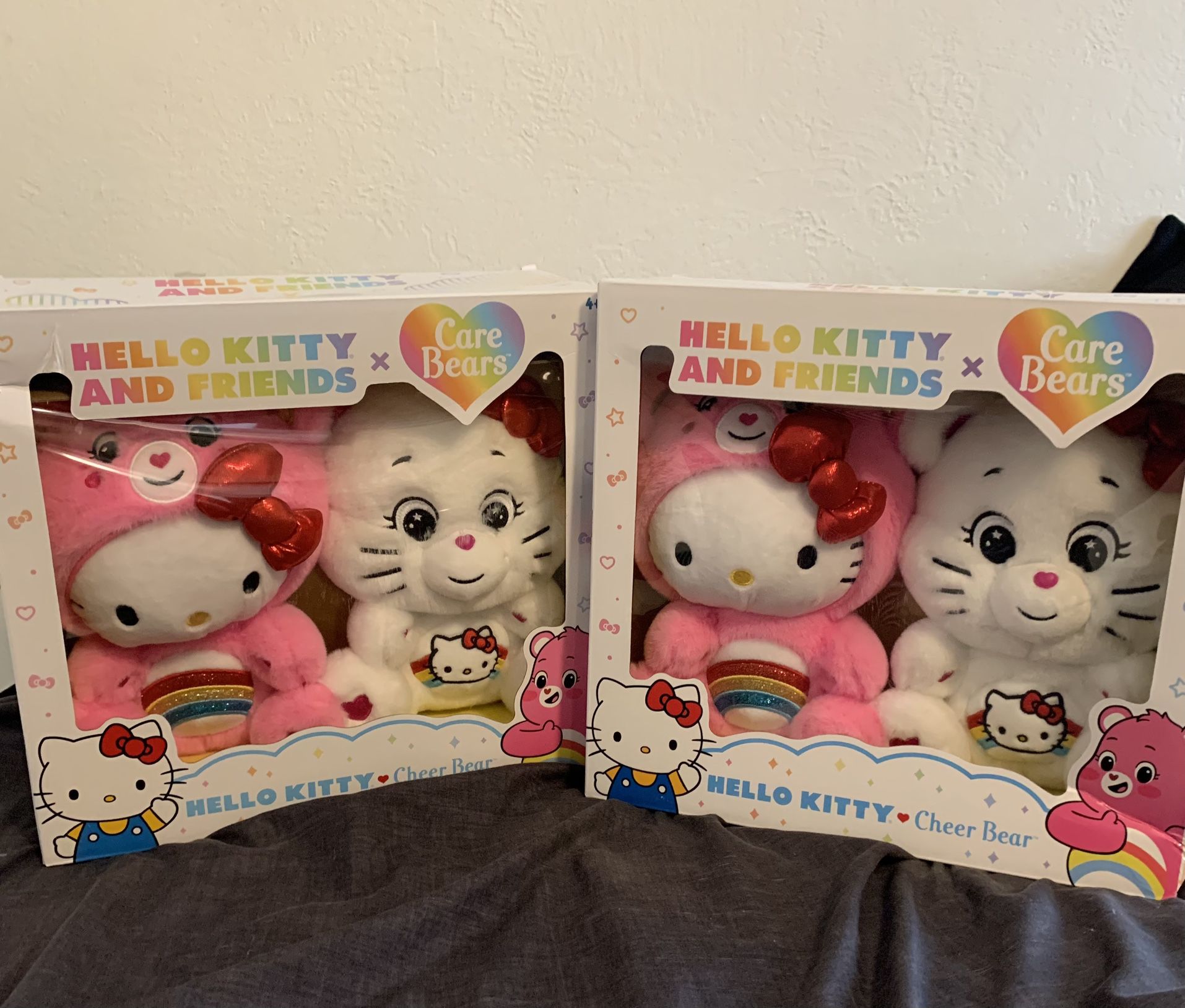 Hello Kitty / Carebears 