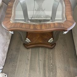 Contemporary End/center glass and oakwood table 