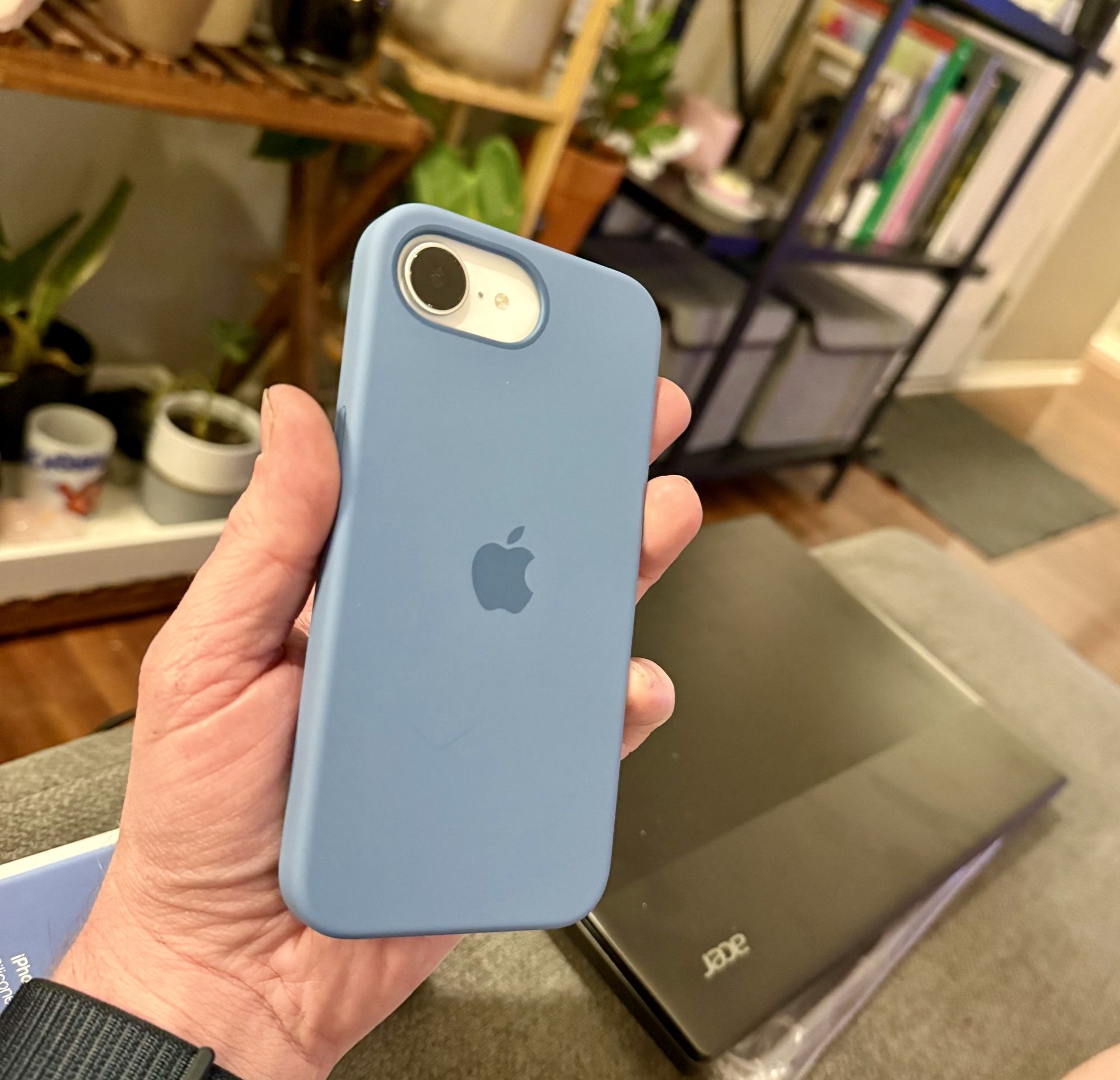 iPhone 16e (256GB Model)