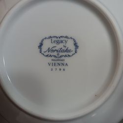 Legacy By Noritake China Set
