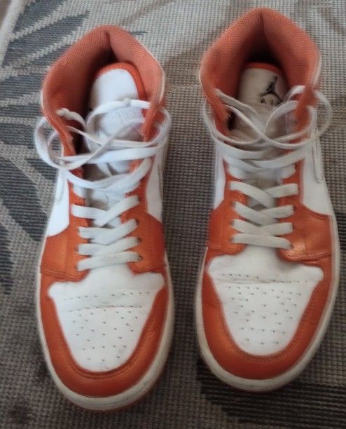 Men's Retro Jordan 1 Mid Size 8.5