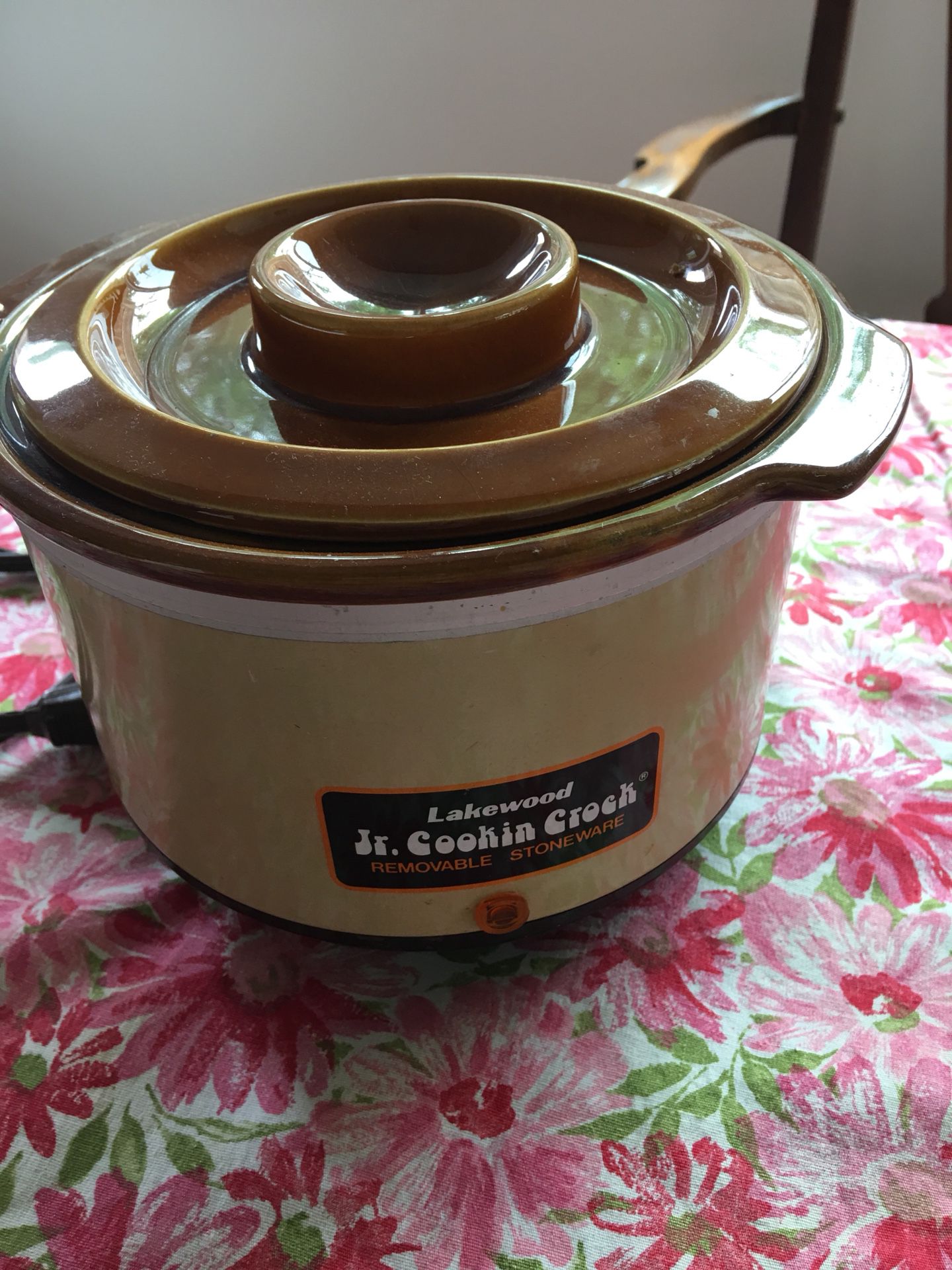 Lakewood Jr. Cookin Crock Pot 1qt Brown Small Stoneware Slow Cooker 1030,  Unused