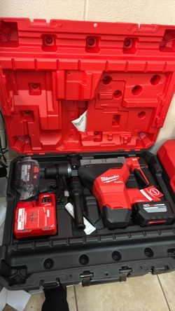 Milwaukee tool rotary hammer