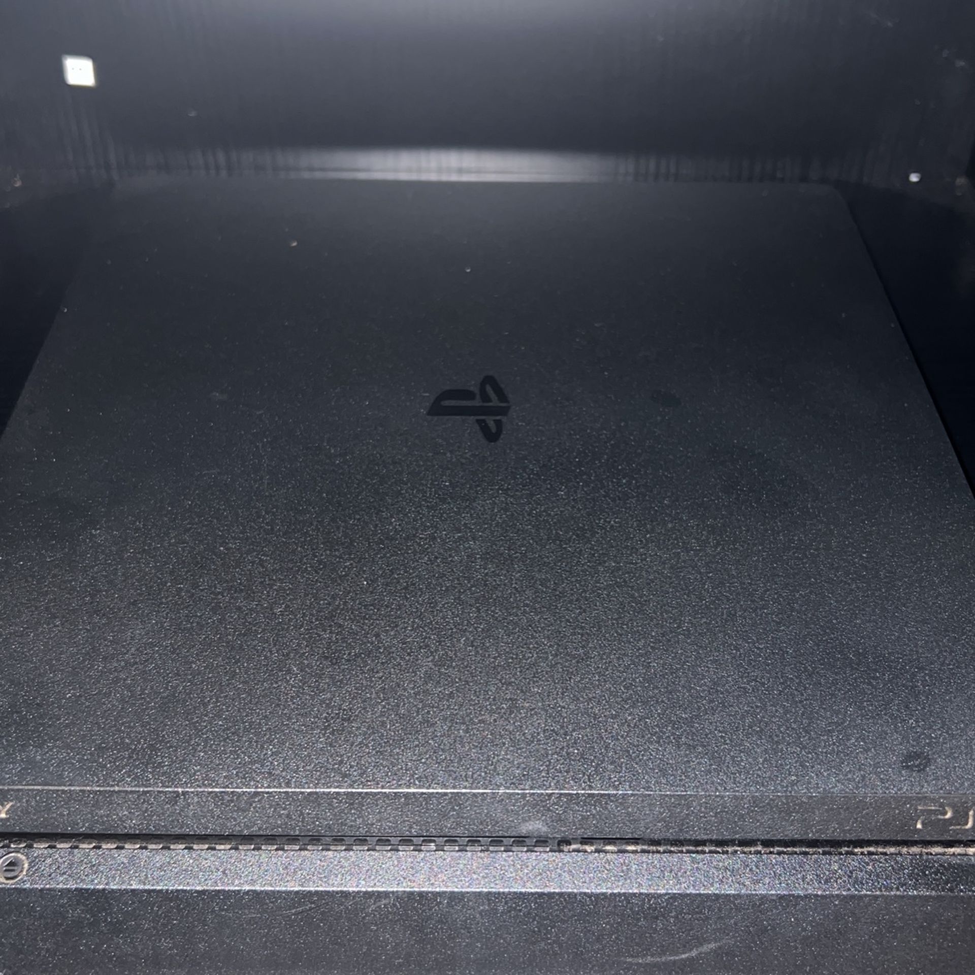 Refurbished Black PS4 1 TB 