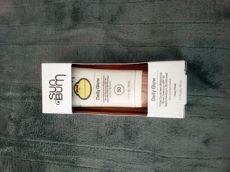 Sun Bum Daily Glow Tinted Sunscreen SPF 30